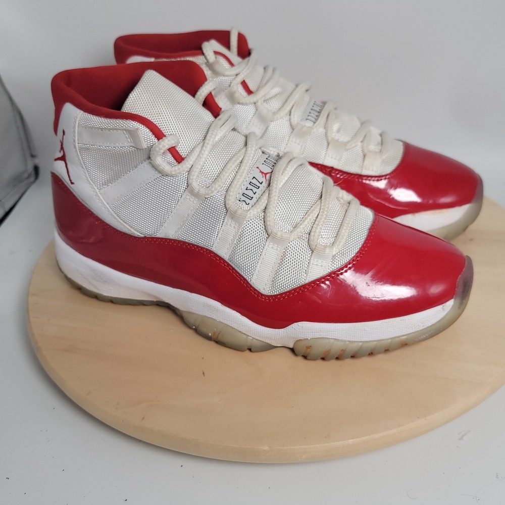 Nike Air Jordan 11 Retro High Cherry 2022 CT8012-116 Mens Size 9.5 Red White